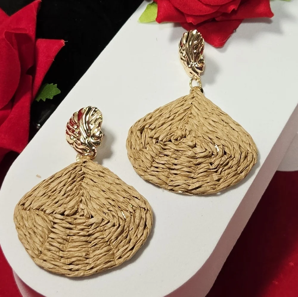 Gold Raffia Seashell Earrings Coastal Resort Statement Dangles Euro Summer Chic